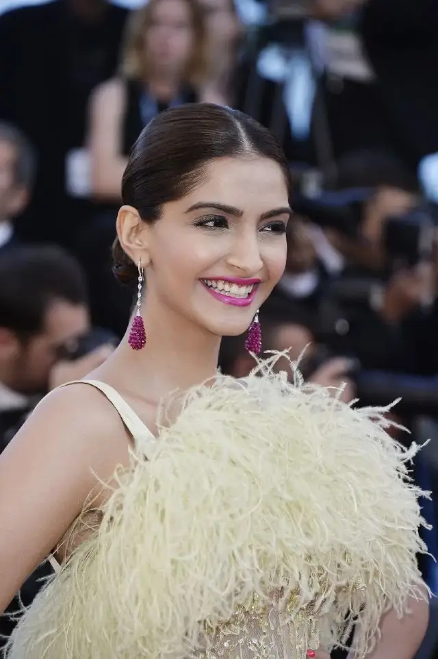 Indian TV Model Sonam Kapoor Closeup Smiling Face